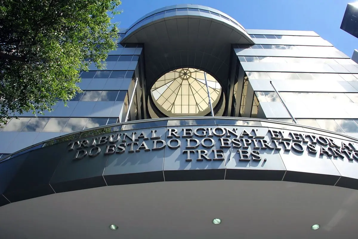 Leia mais sobre o artigo TRE manda suspender programa de rádio de Pazolini por descumprimento de regras da legislação eleitoral